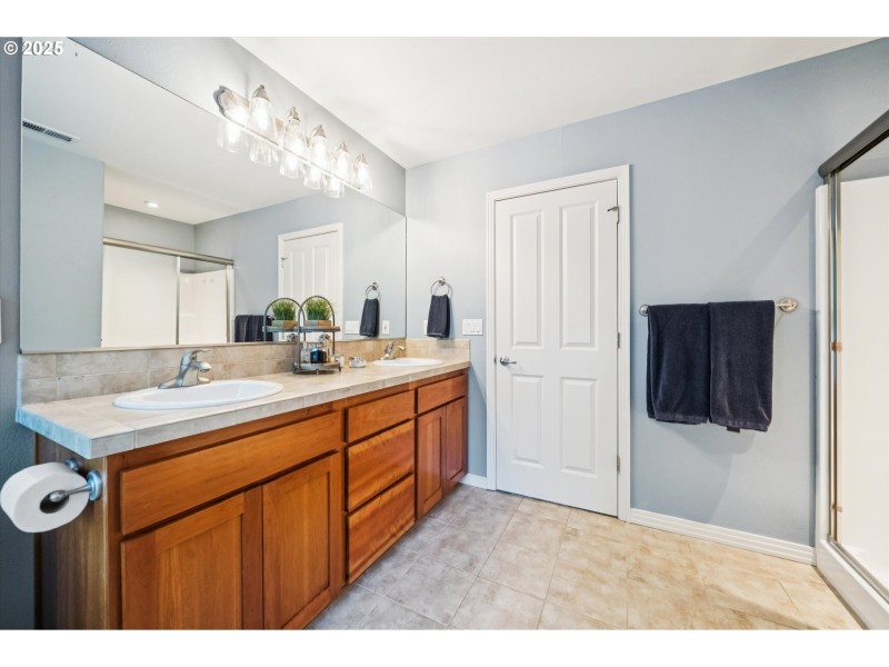 Bathroom, Attached
