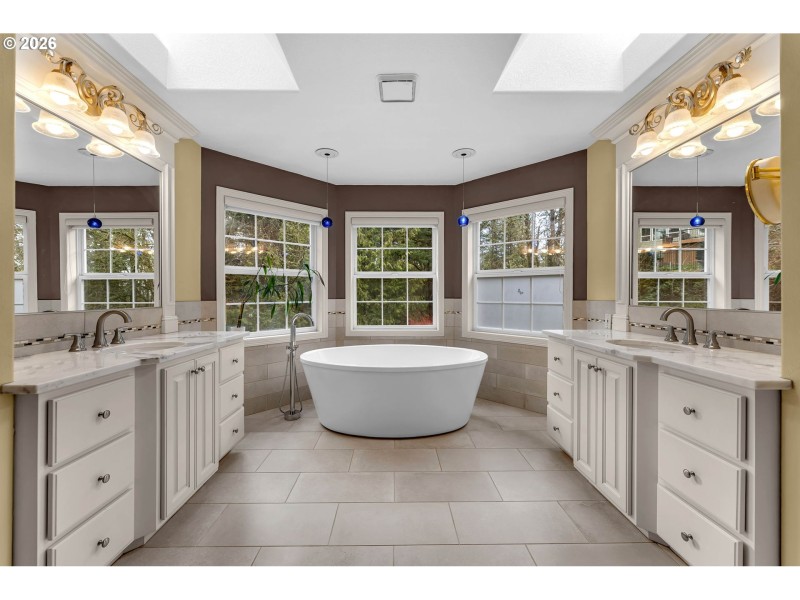 Owner's Suite Bathroom