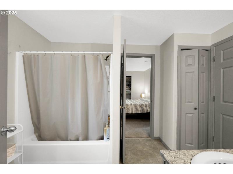 Bathroom, Attached