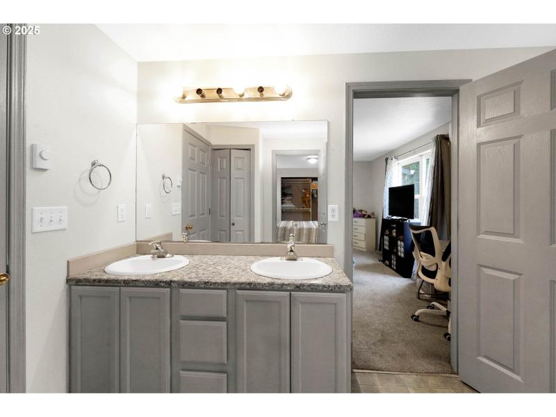 Bathroom, Attached