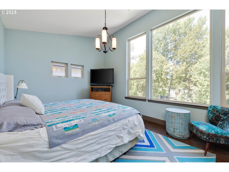 Bedroom, Primary