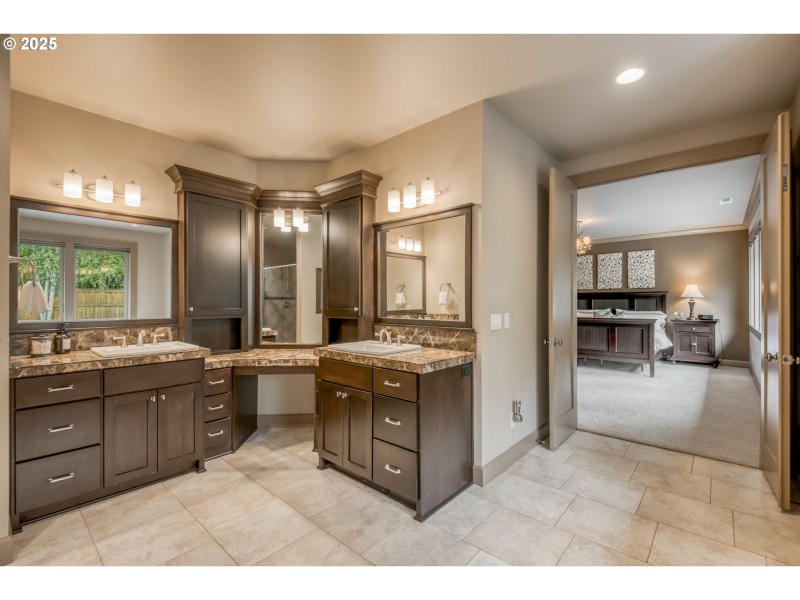 Bathroom, Attached