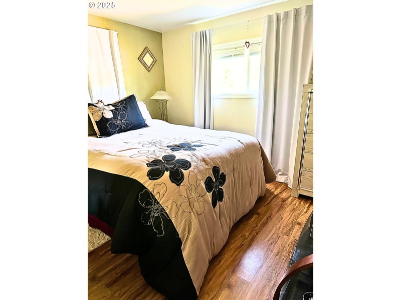 Bedroom, Primary