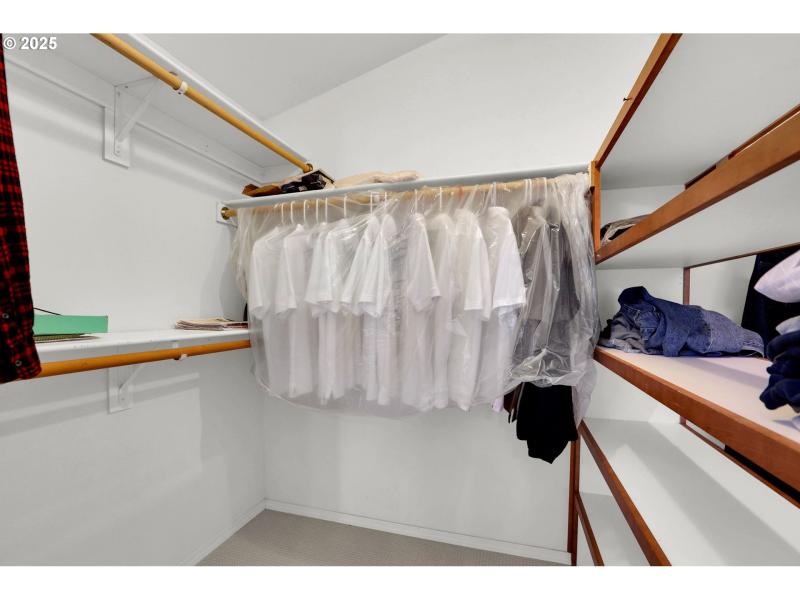 Bedroom, Primary