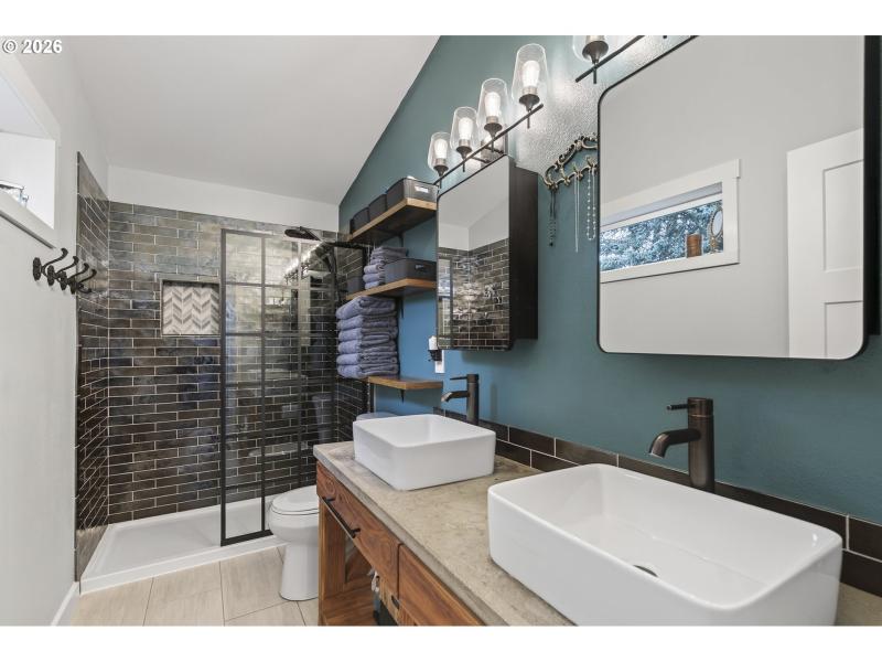 Owner's Suite Bathroom