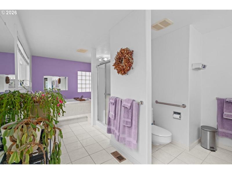 Owner's Suite Bathroom