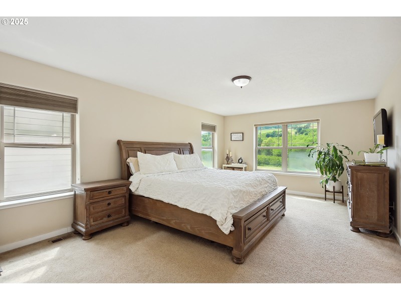 Bedroom, Primary