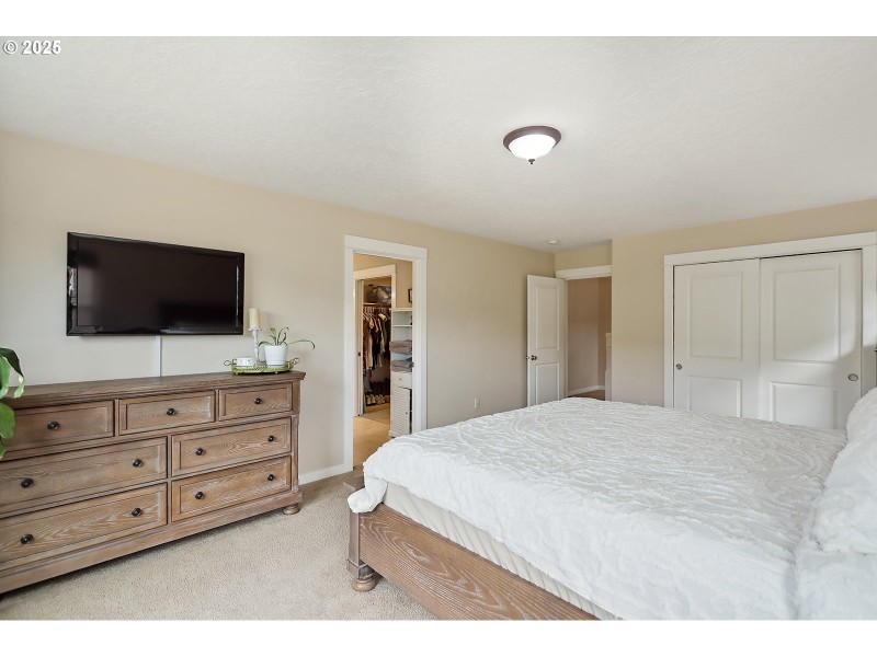 Bedroom, Primary