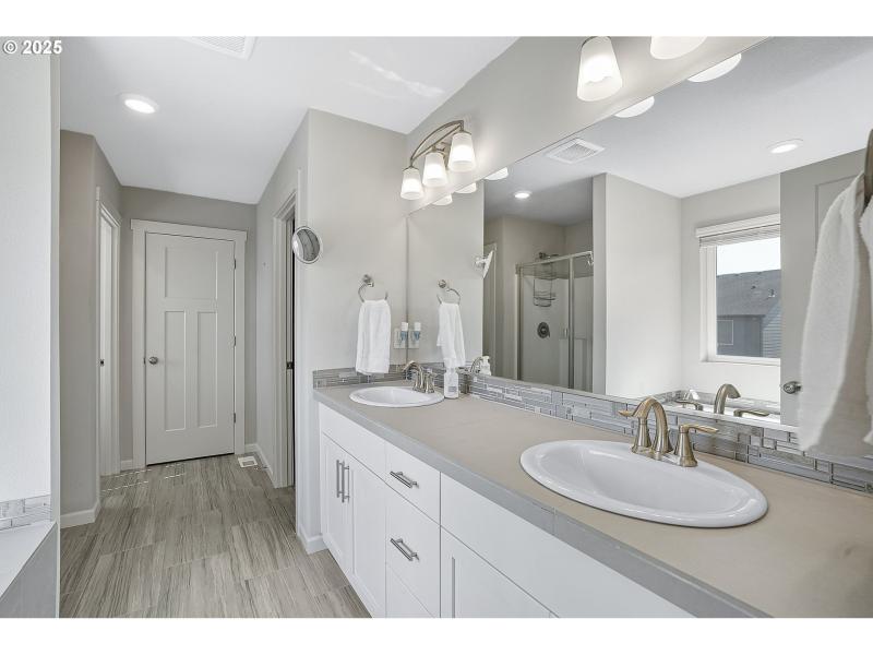 Bathroom, Attached