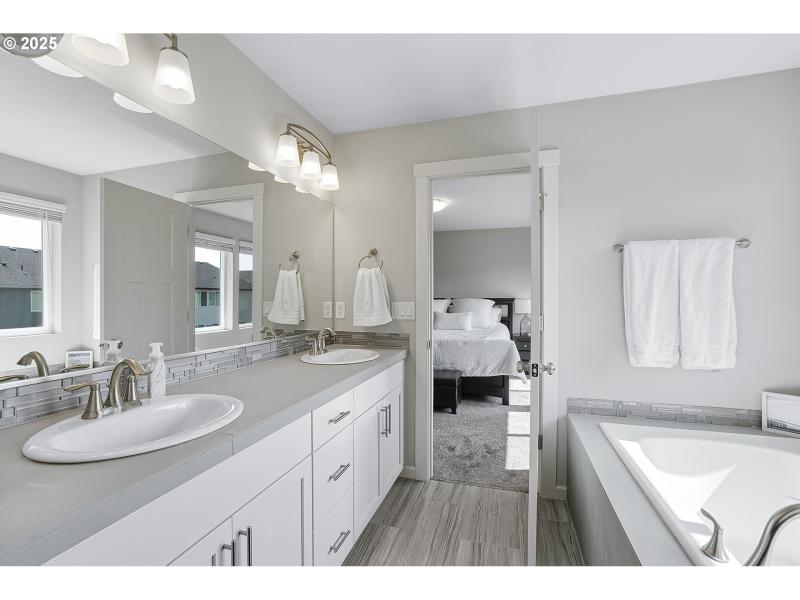 Bathroom, Attached
