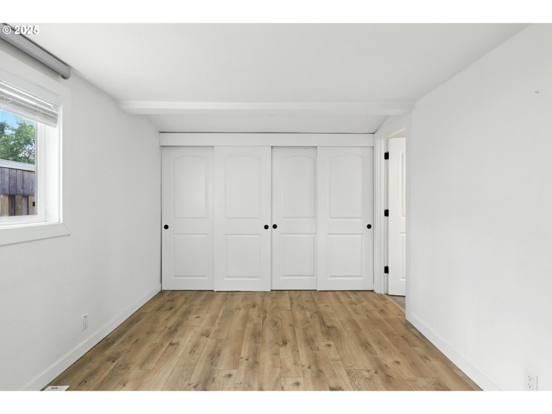 Bedroom, Primary