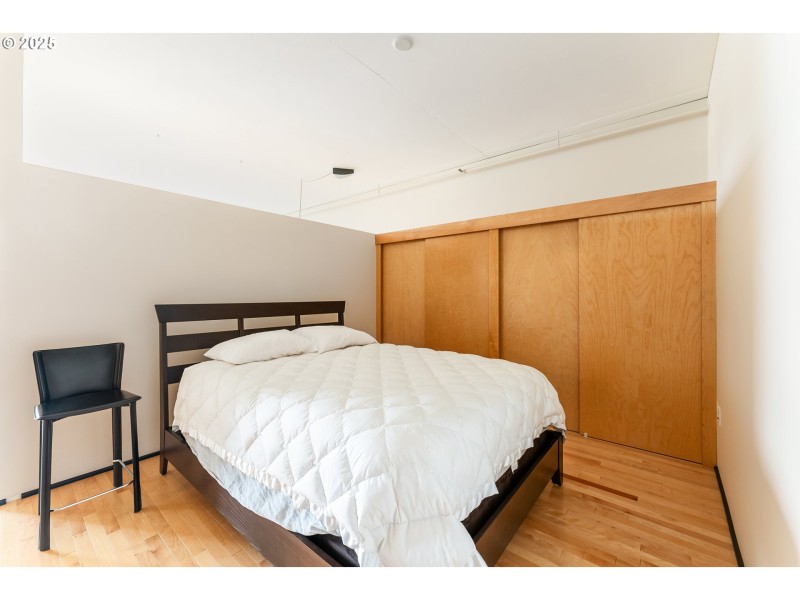 Bedroom, Primary