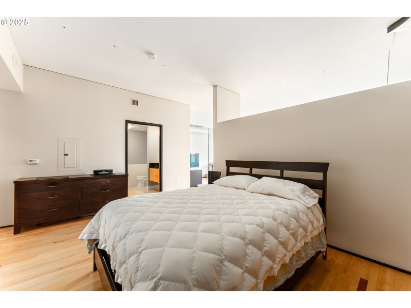 Bedroom, Primary