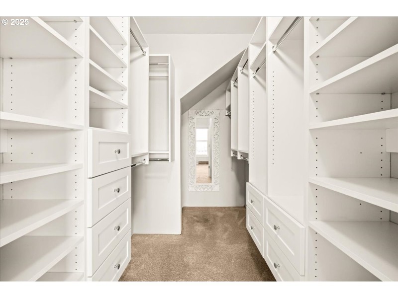 Bedroom, Primary