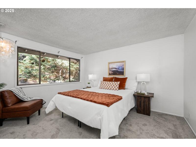 Bedroom, Primary