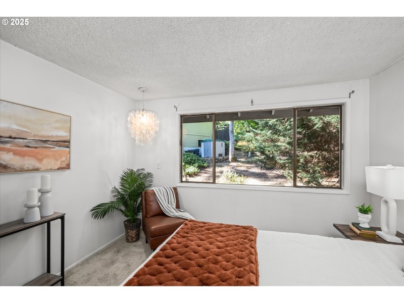 Bedroom, Primary