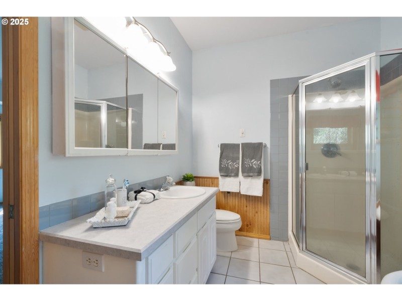 Bathroom, Attached