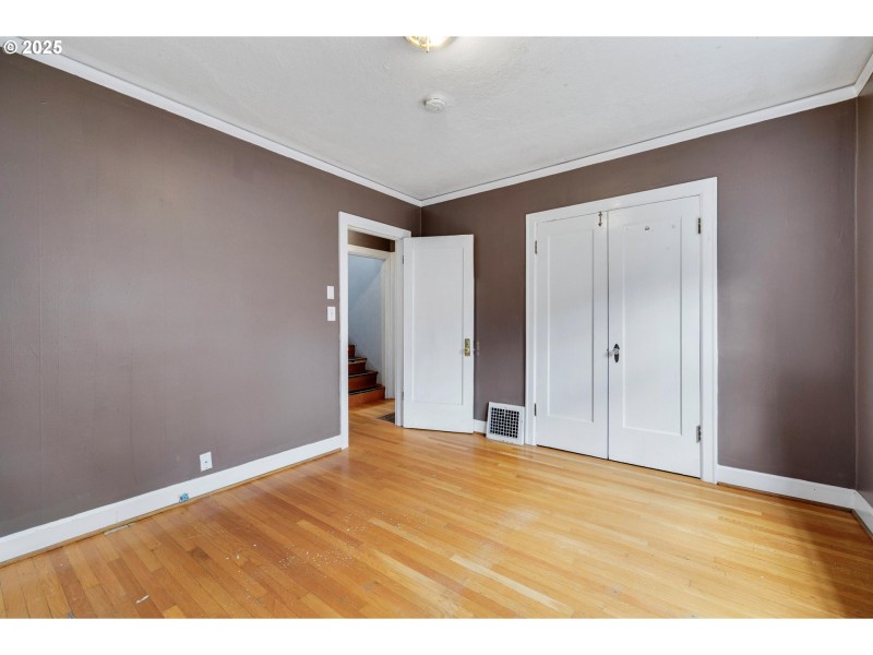 Bedroom, Primary