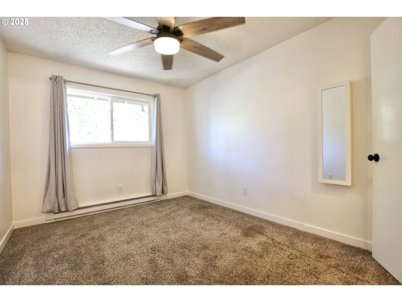 Bedroom, Primary