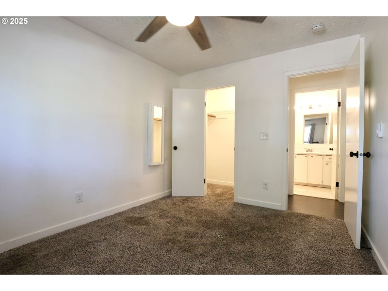 Bedroom, Primary