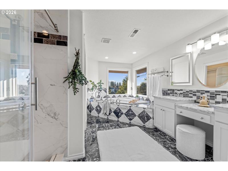 Owner's Suite Bathroom