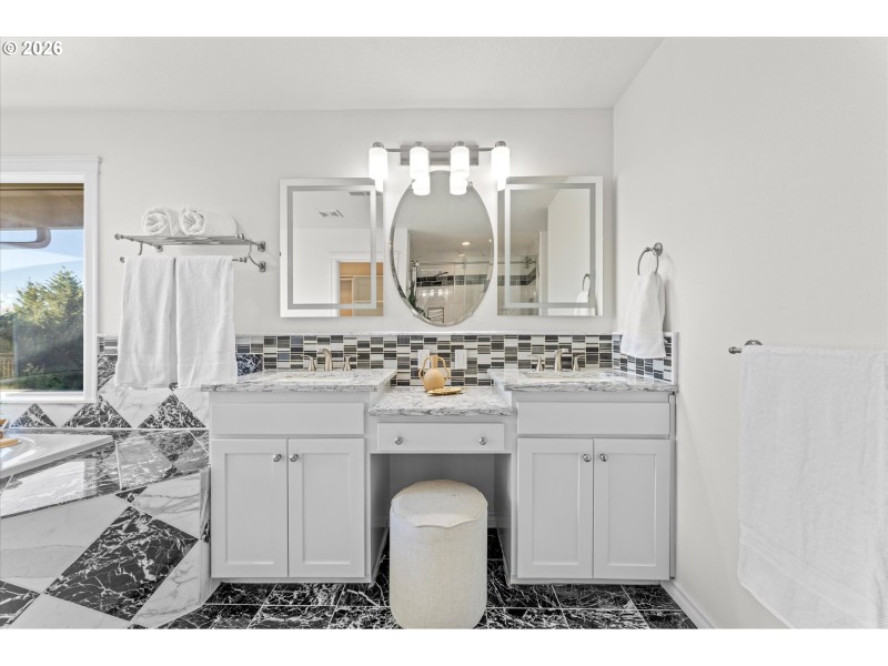 Owner's Suite Bathroom