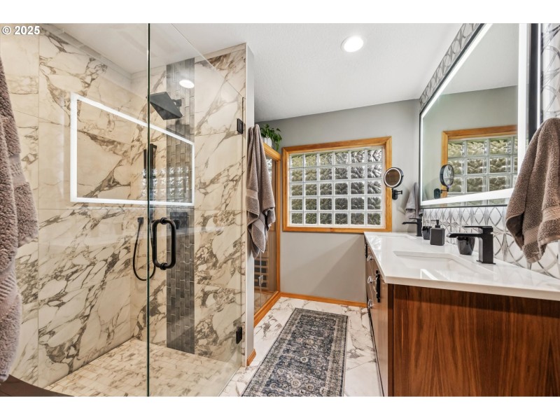 Owner's Suite Bathroom