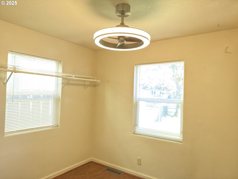 Bedroom, Primary