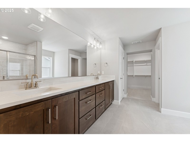 Owner's Suite Bathroom