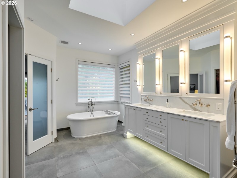 Owner's Suite Bathroom