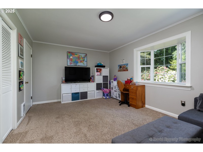 Bedroom, Primary