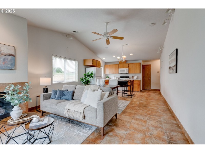Kitchen/Living Room
