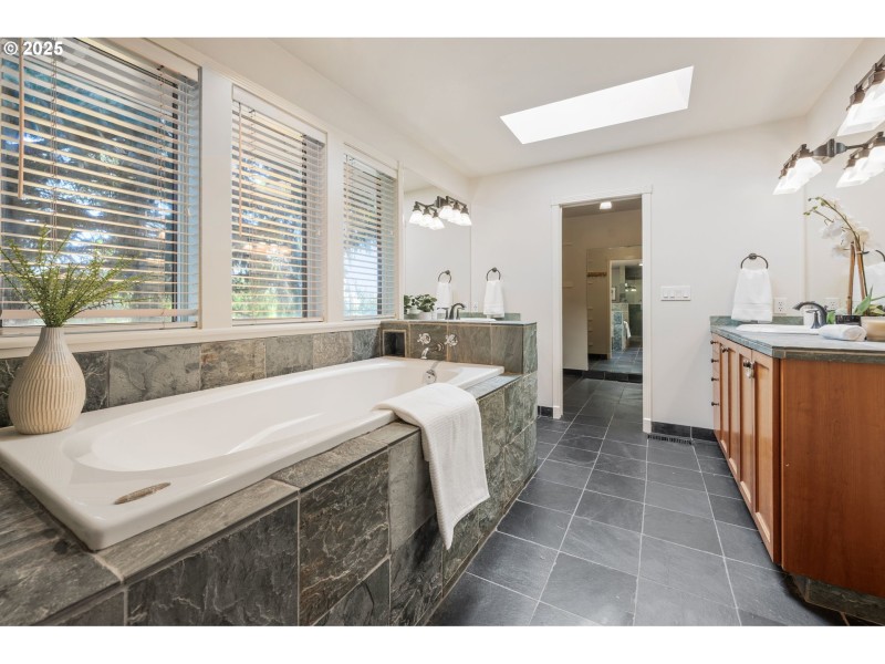 Owner's Suite Bathroom