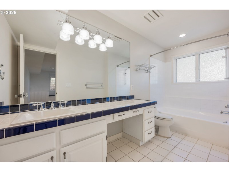 Bathroom, Attached