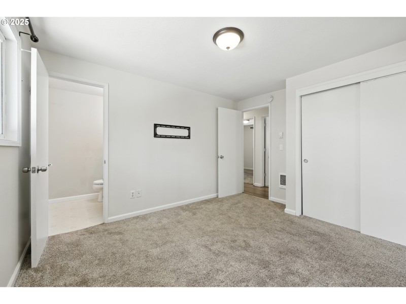 Bedroom, Primary