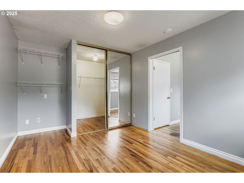 Bedroom, Primary