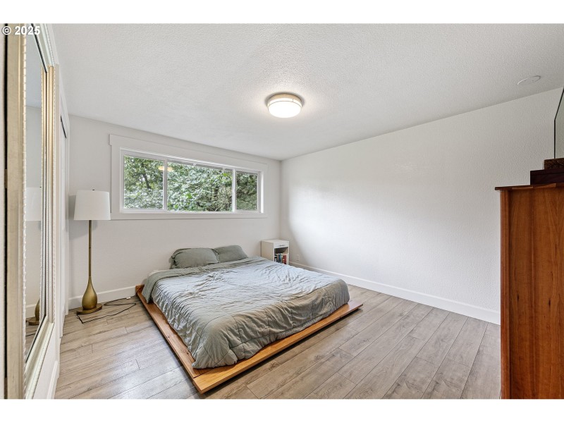 Bedroom, Primary