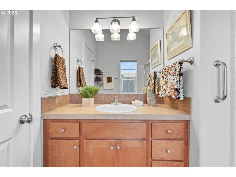 Bathroom, Attached