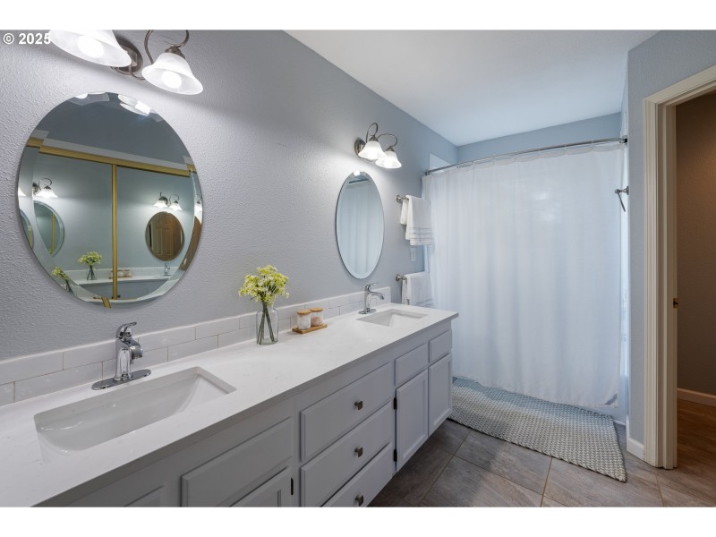 Bathroom, Attached