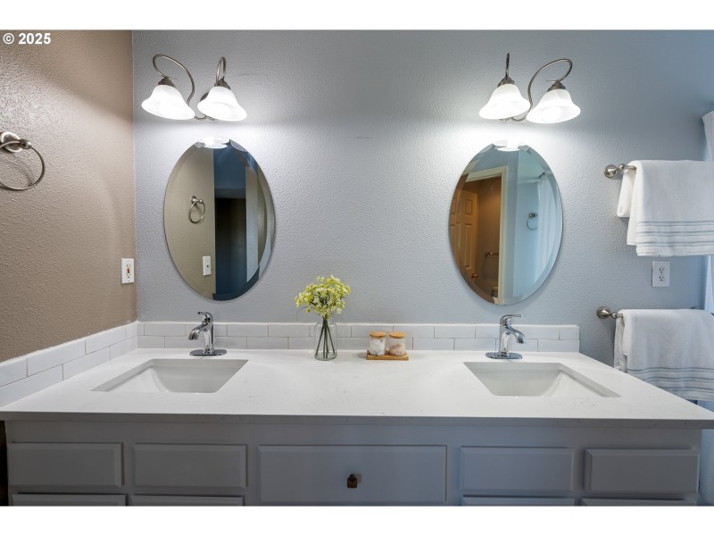 Bathroom, Attached