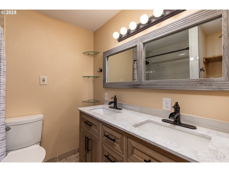 Bathroom, Attached