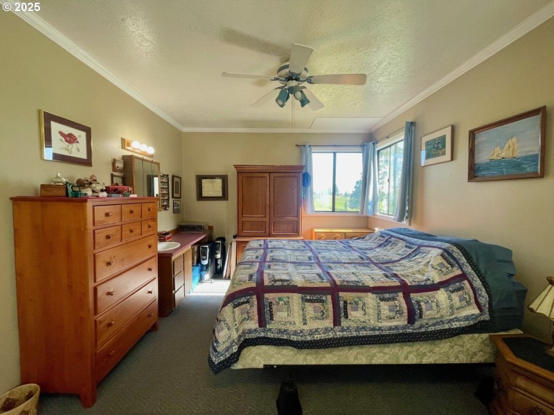 Bedroom, Primary