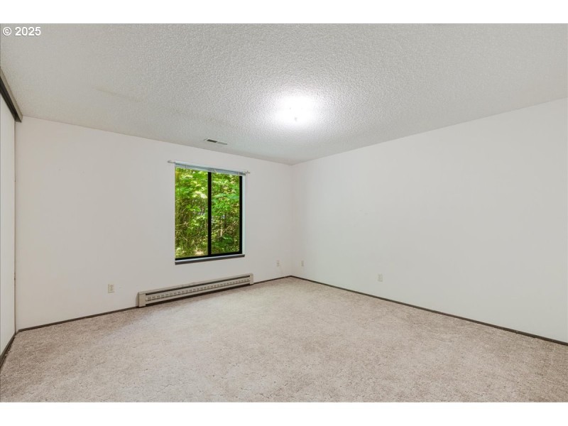 Bedroom, Primary