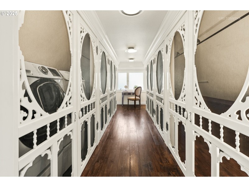 Bedroom, Primary