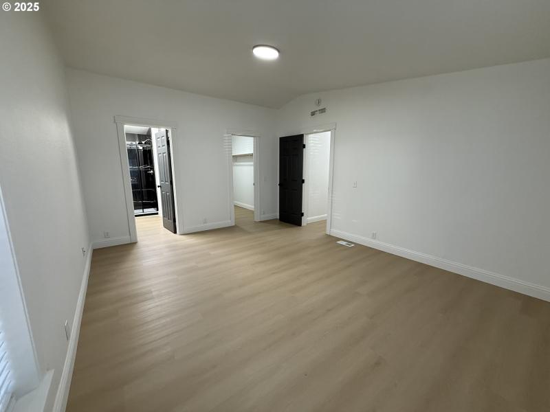 Bedroom, Primary