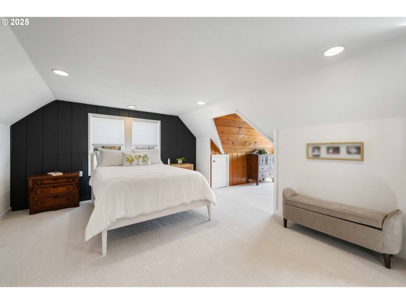 Bedroom, Primary