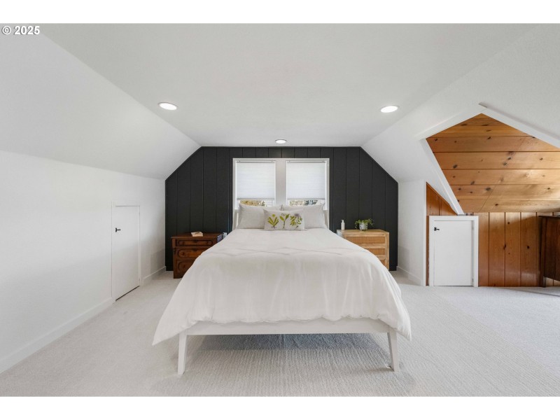 Bedroom, Primary