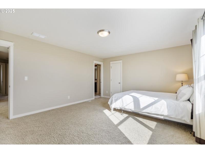 Bedroom, Primary
