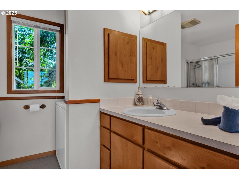 Bathroom, Attached