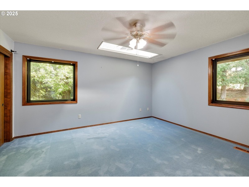 Bedroom, Primary